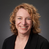 Lora Becker Headshot